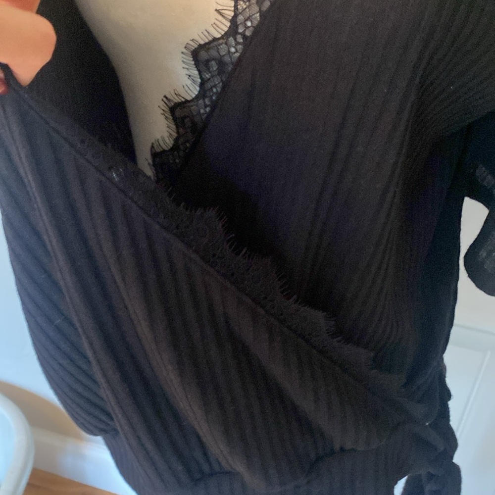 Blu Pepper Ribbed Knit Cold Shoulder Top - Picture 7 of 12